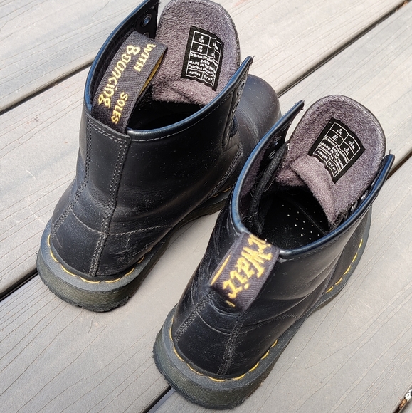 Dr. Martens - Picture 3 of 5